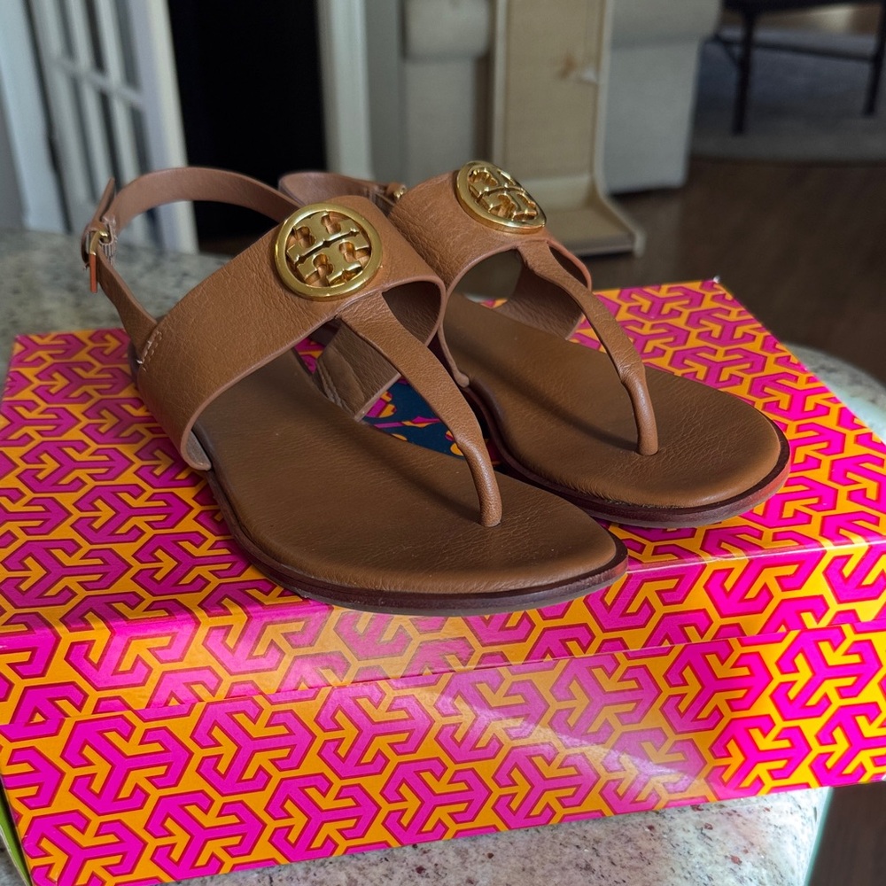 Benton 2 Flat Thong Tory Burch Sandals with Gold Accents
